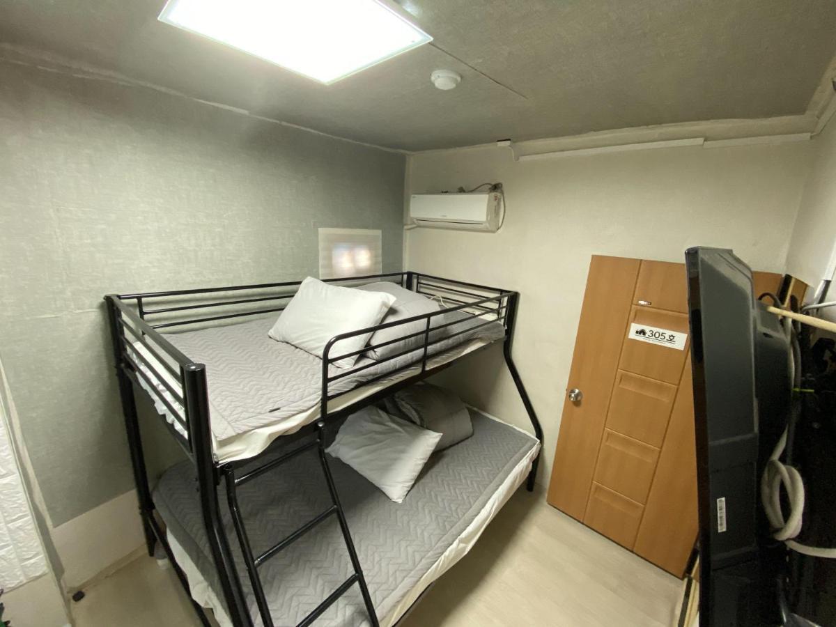 Mullae Guesthouse Seoul Bagian luar foto